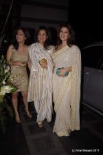 Dimple Kapadia, Twinkle Khanna at Abu Jani and Sandeep Khosla_s 25th year bash in Grand Hyatt, Mumbai on 8th Nov 2011 (52).JPG
